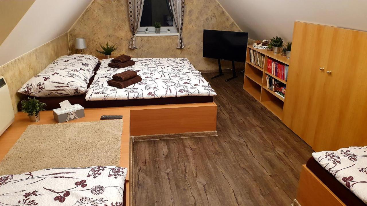Roubenka Rozkos Villa Nové Město nad Metují Екстериор снимка